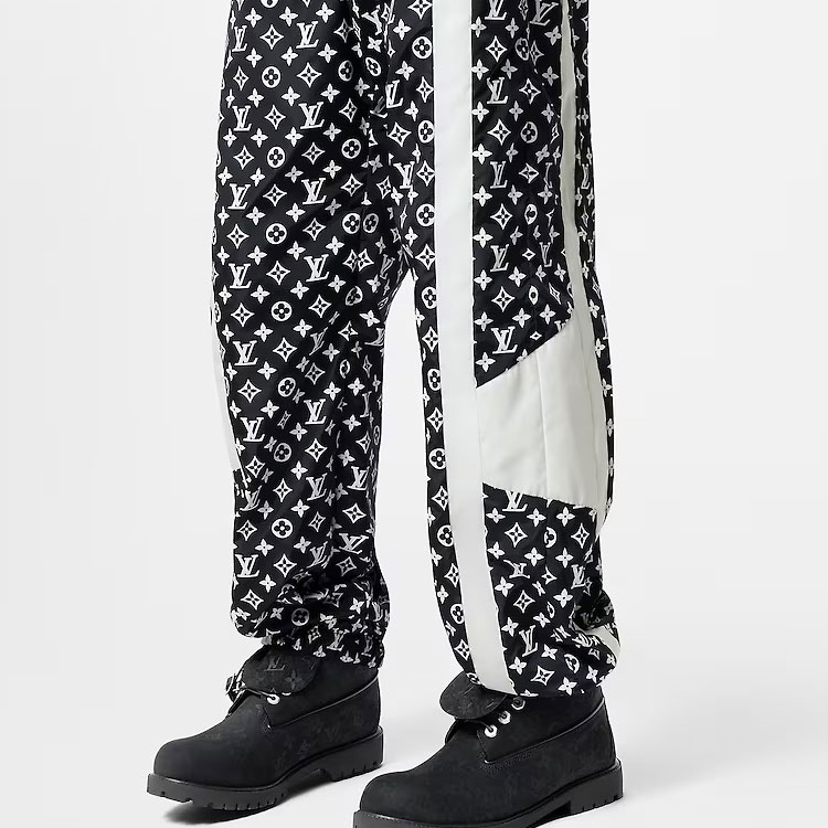 Sizing Pantalones Jogger de Punto Negro con Logo LOUIS VUITTON SS25 para Hombre. 1AFWQD