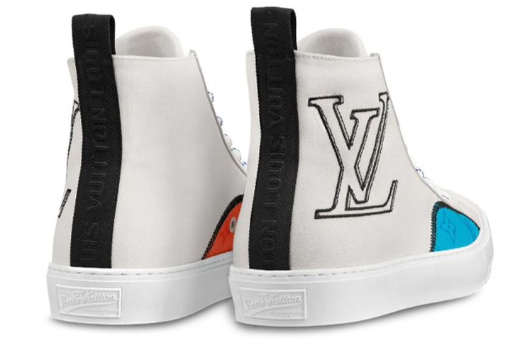 Lookbook Sneakers Louis Vuitton Tattoo Ankle 'Putih Hitam dengan Monogram Biru' 1A7S5E