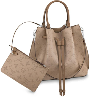 Louis Vuitton Top Handle Girolata Monogram Mahina dengan Aksesori Galet Buy Louis Vuitton Top Handle Girolata Monogram Mahina dengan Aksesori Galet