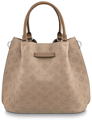 Louis Vuitton Top Handle Girolata Monogram Mahina dengan Aksesori Galet Order Louis Vuitton Top Handle Girolata Monogram Mahina dengan Aksesori Galet