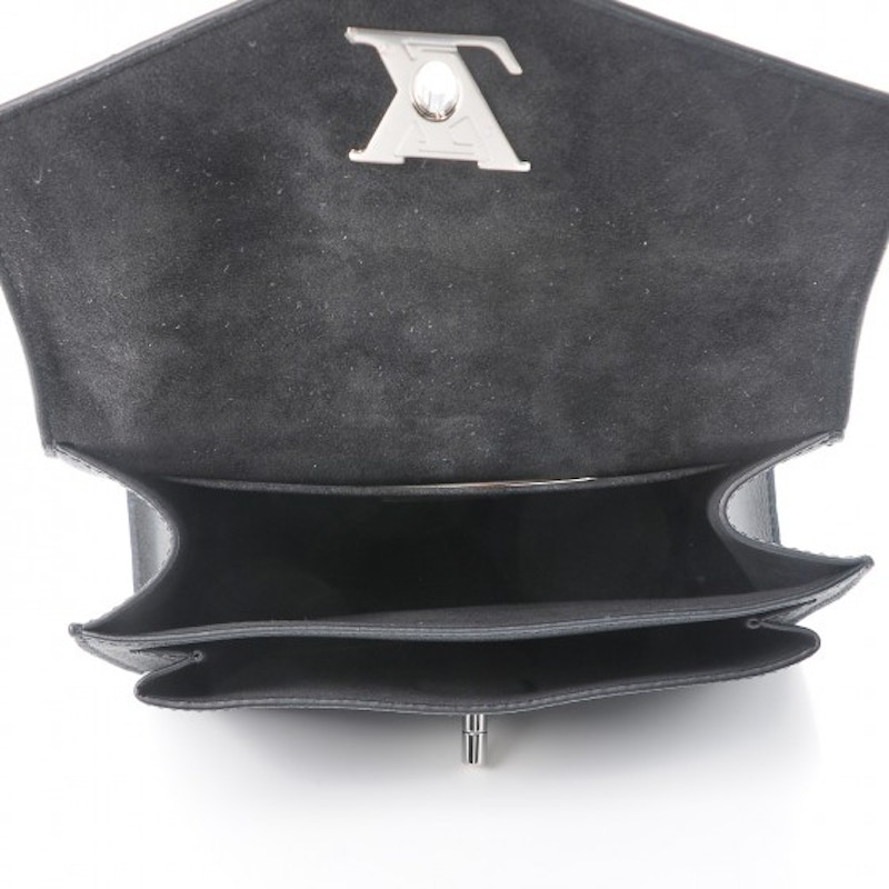 Lookbook 路易威登Top Handle My Lockme BB 黑色手提包