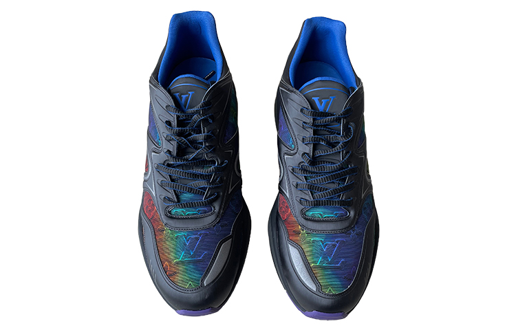 Shop Louis Vuitton Trail 2054 Sneakers 'Hitam dengan Imej Termal' 1A8K14