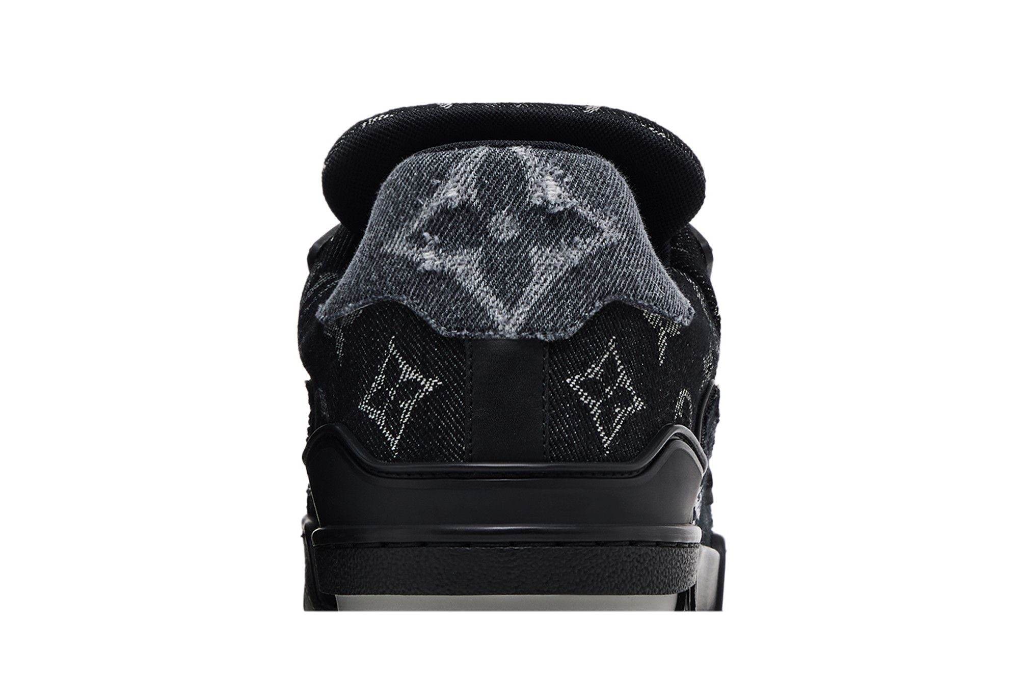 Sizing 루이비통 트레이너 블랙 모노그램 데님 (shortened: LV 트레이너 블랙 데님) 1ACFS1