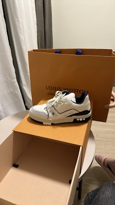 루이비통 트레이너 스니커즈 (베이직) 1ABF-A4 Buy 루이비통 트레이너 스니커즈 (베이직) 1ABF-A4