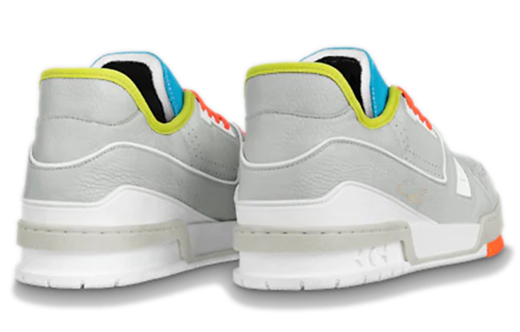 Shop 路易威登再生巴黎限定版运动鞋 1A8W9W