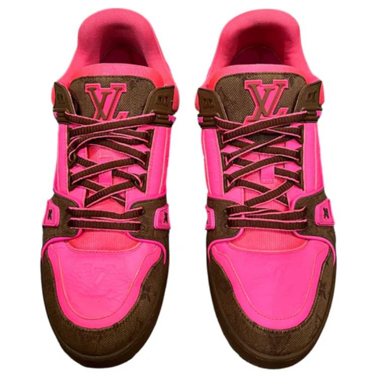 Lookbook 루이비통 핑크 모노그램 트레이너 (Louis Vuitton Pink Monogram Trainer) 1A8Z5E