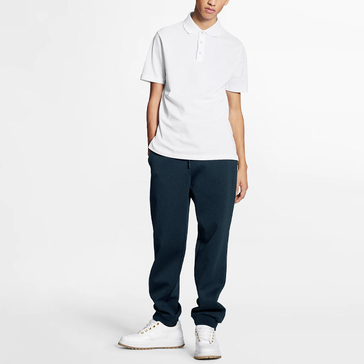 Lookbook 루이비통 화이트 솔리드 컬러 루즈핏 버튼 반팔 폴로. 1A1S9K