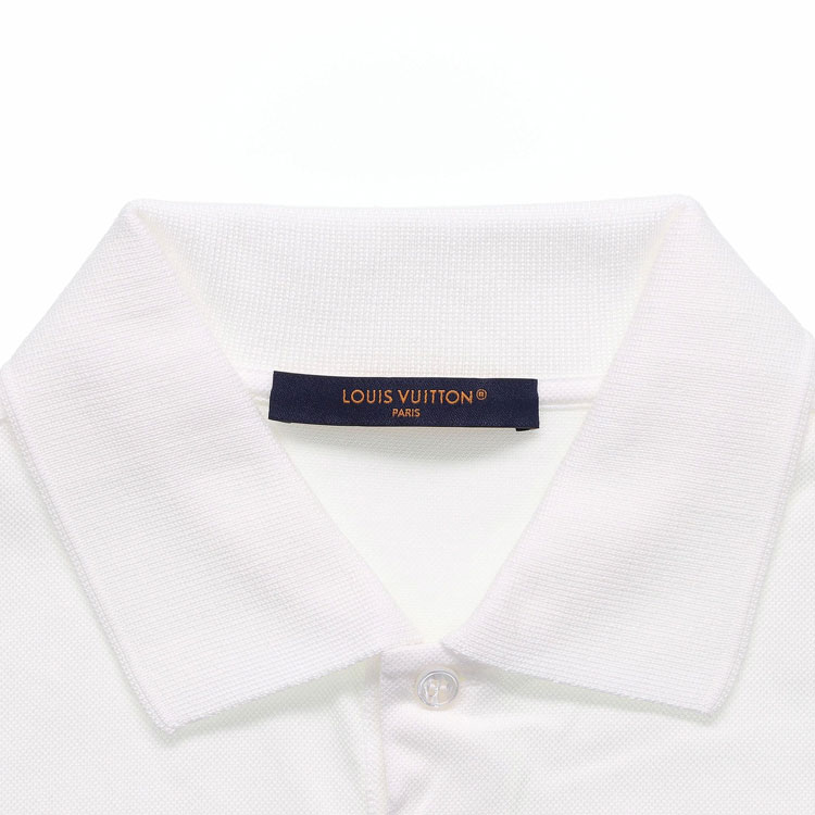 Sizing 루이비통 화이트 솔리드 컬러 루즈핏 버튼 반팔 폴로. 1A1S9K
