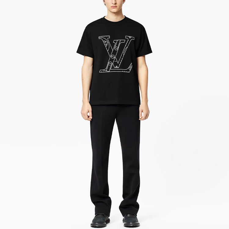 Shop LOUIS VUITTON x NBA Kaos Unisex Hitam Logo Print Klasik. 1A8X0U