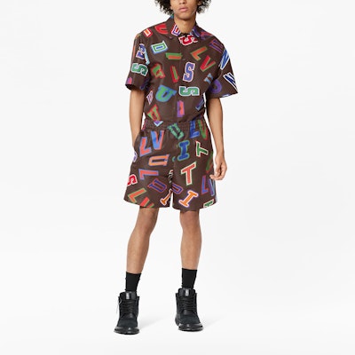 Celana Pendek Kasual Pria LOUIS VUITTON x NBA Logo Coklat Basketball. 1A90TO Shop Celana Pendek Kasual Pria LOUIS VUITTON x NBA Logo Coklat Basketball. 1A90TO