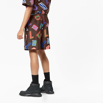 Celana Pendek Kasual Pria LOUIS VUITTON x NBA Logo Coklat Basketball. 1A90TO Purchase Celana Pendek Kasual Pria LOUIS VUITTON x NBA Logo Coklat Basketball. 1A90TO