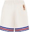 Lookbook LOUIS VUITTON x NBA Celana Pendek Basket Kulit Putih Pria dengan Logo. 1A90T8