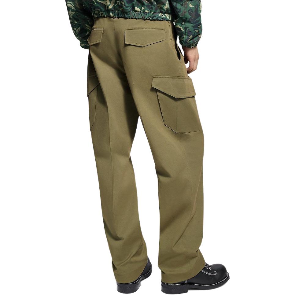Lookbook LOUIS VUITTON x Nigo 3D FW25 Pleated Utility Cargo Pants for Men. 1AIMF6