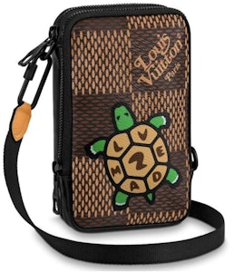 路易威登x尼戈大号棋盘格棕色双手机包 Buy 路易威登x尼戈大号棋盘格棕色双手机包