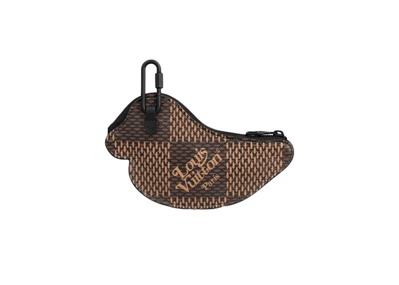 Lookbook Louis Vuitton x Nigo Porta Tarjetas Pato Damier Ebene Giant Marrón