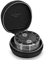 路易威登xNigo耳机盒,Ebene巨型格纹棕色 Lookbook 路易威登xNigo耳机盒,Ebene巨型格纹棕色