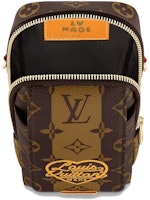 Louis Vuitton x Nigo Bolsa Doble para Teléfono Marrón Lookbook Louis Vuitton x Nigo Bolsa Doble para Teléfono Marrón