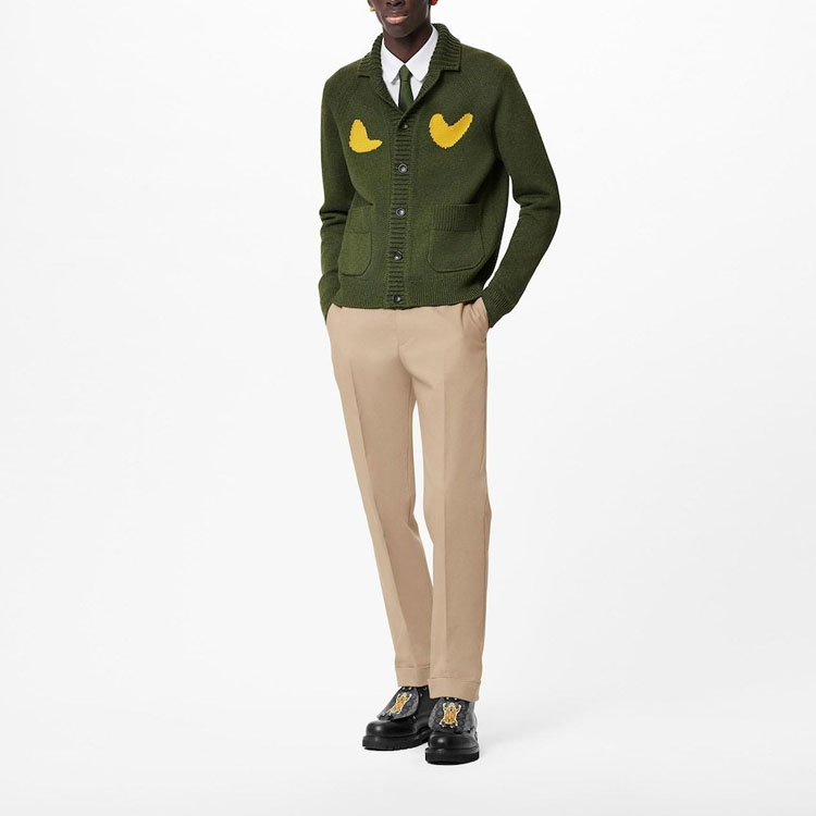 Lookbook 루이 비통 x 니고 SS22 지오메트릭 니트 칼라 가디건 올리브 그린. 1A9GLP