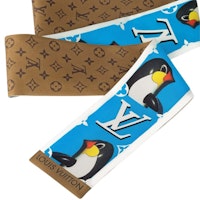 루이비통 x 선이천 애니모그램 핑구 반다나 블루
Order 루이비통 x 선이천 애니모그램 핑구 반다나 블루