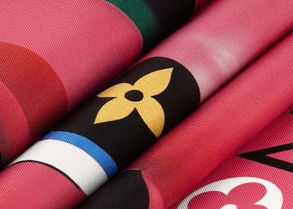 Louis Vuitton X 孫逸甜 Animogram 兔方巾 90 粉色 Lookbook Louis Vuitton X 孫逸甜 Animogram 兔方巾 90 粉色