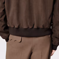Sizing LOUIS VUITTON x Tyler 男款 SS24 巧克力色皮革飛行夾克. 1AFPWA