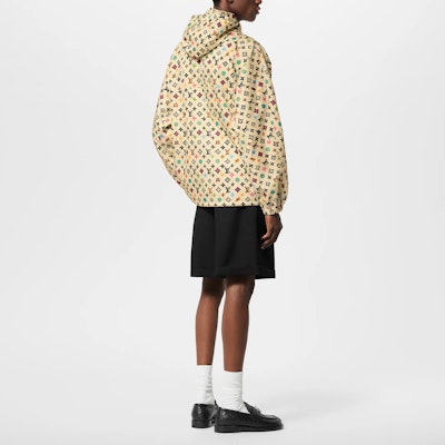 LOUIS VUITTON x Tyler SS24 Jaket Windbreaker Kuning Cetak Logo 1AFRCK Sizing LOUIS VUITTON x Tyler SS24 Jaket Windbreaker Kuning Cetak Logo 1AFRCK