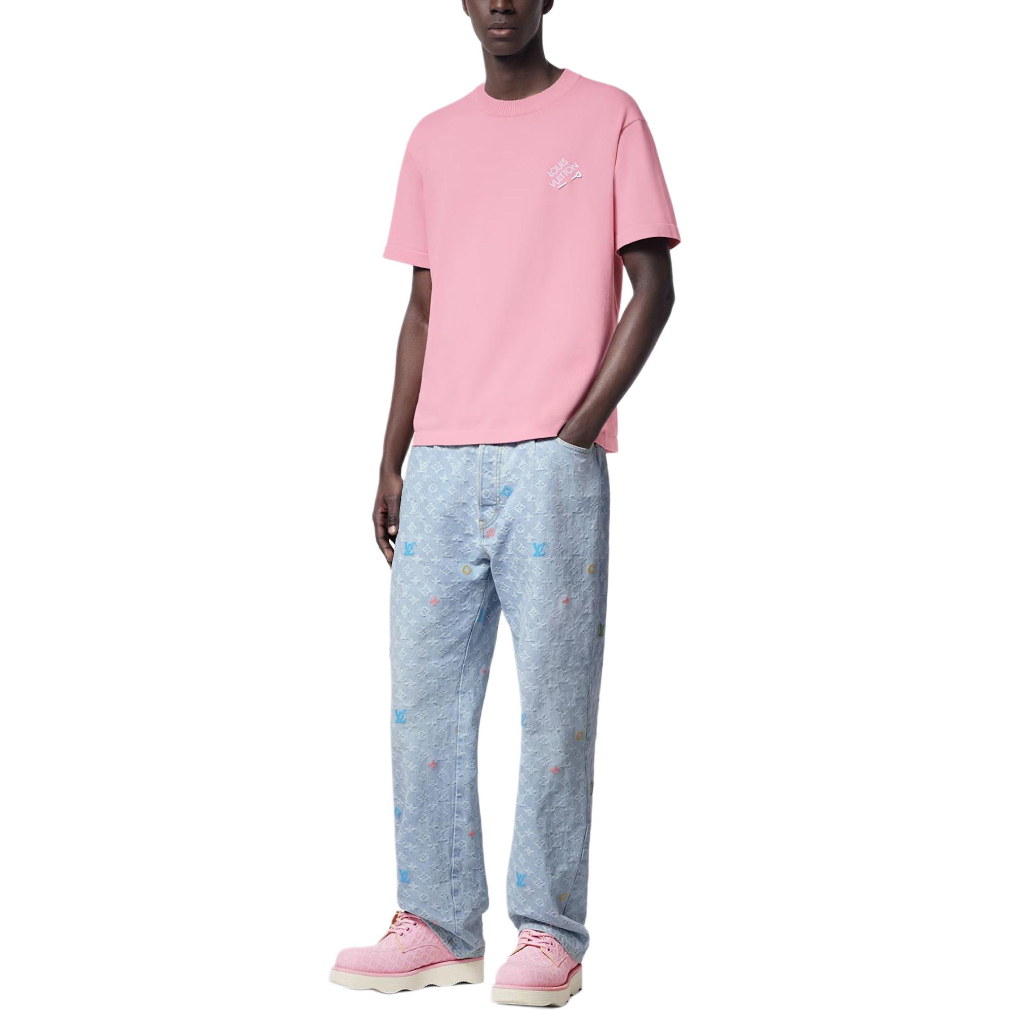 Shop LOUIS VUITTON x Tyler SS24 Logo T-Shirt Lelaki Merah Jambu Bersulam. 1AFPSP