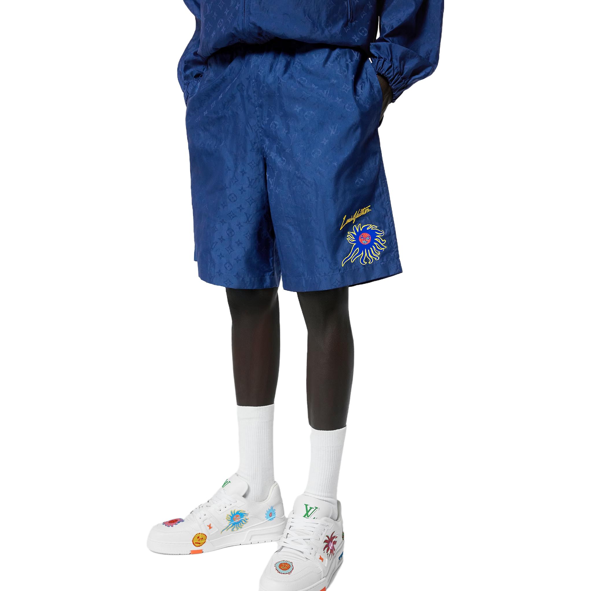 Details for LOUIS VUITTON x Yayoi Kusama SS23 Celana Pendek Pantai Biru Monogram Pria. 1AB79T