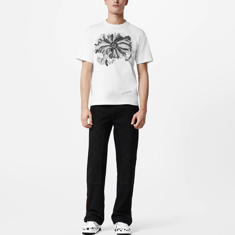 Lookbook LOUIS VUITTON x 草間彌生 SS23 圖案花卉白色短袖 休閒T恤 1AB6IJ