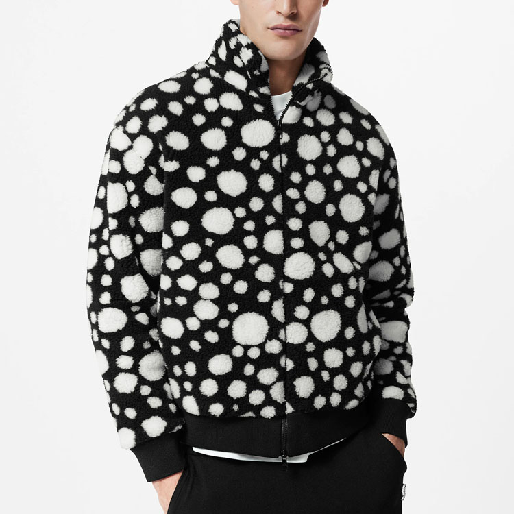 Shop LOUIS VUITTON x Yayoi Kusama SS23 Jaket Fleece Zip Polka Dot Hitam Lelaki. 1AB6HE