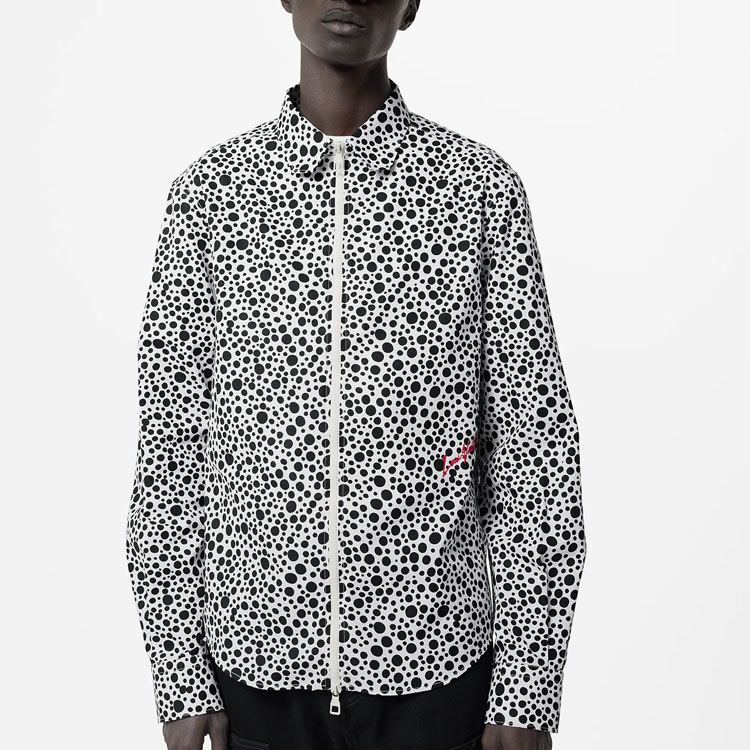 Shop LOUIS VUITTON x 草間彌生 SS23 白色波點長袖拉鍊襯衫 男款 1AB6I2