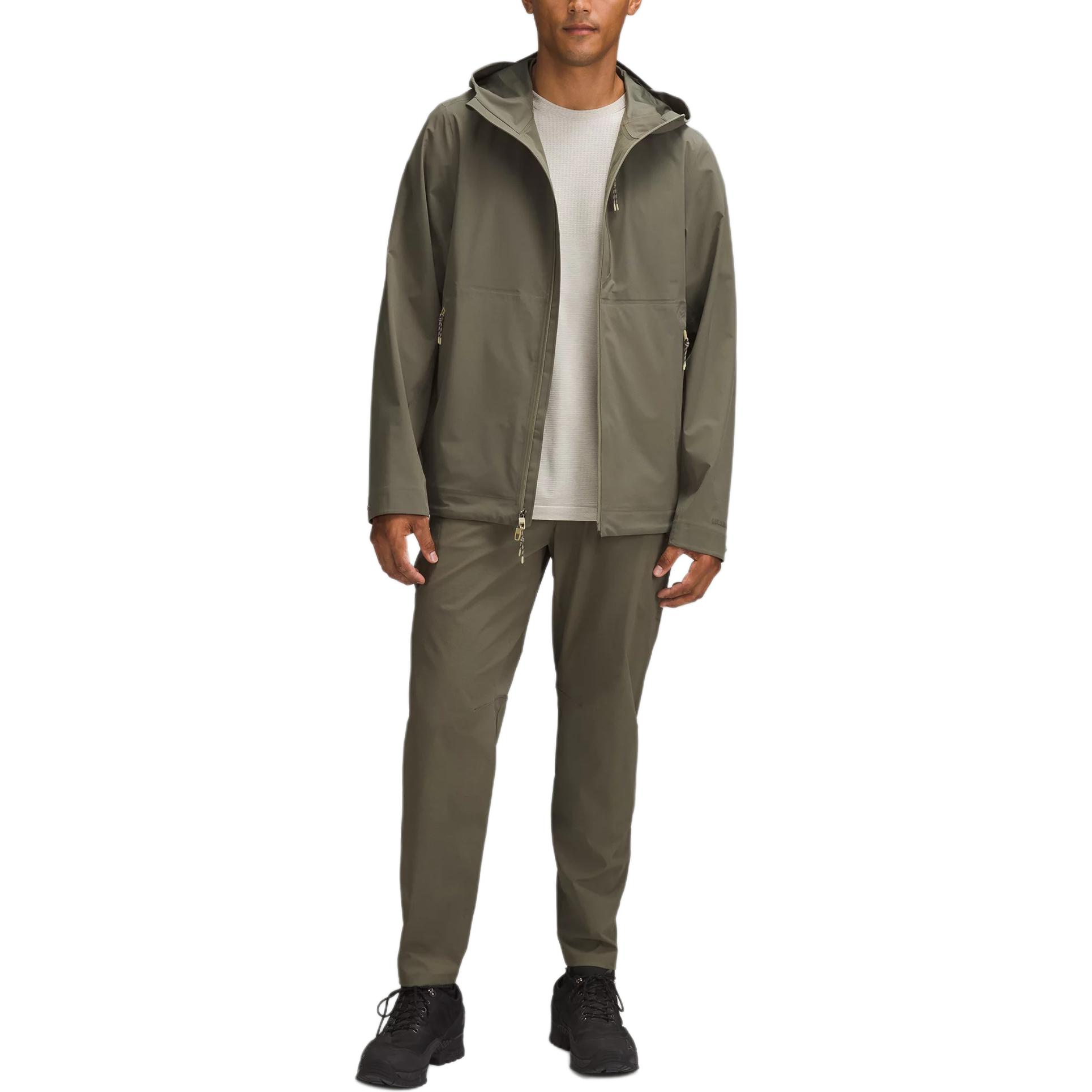 Lookbook Lululemon 城市健行透氣連帽長袖外套 LM4ARIS