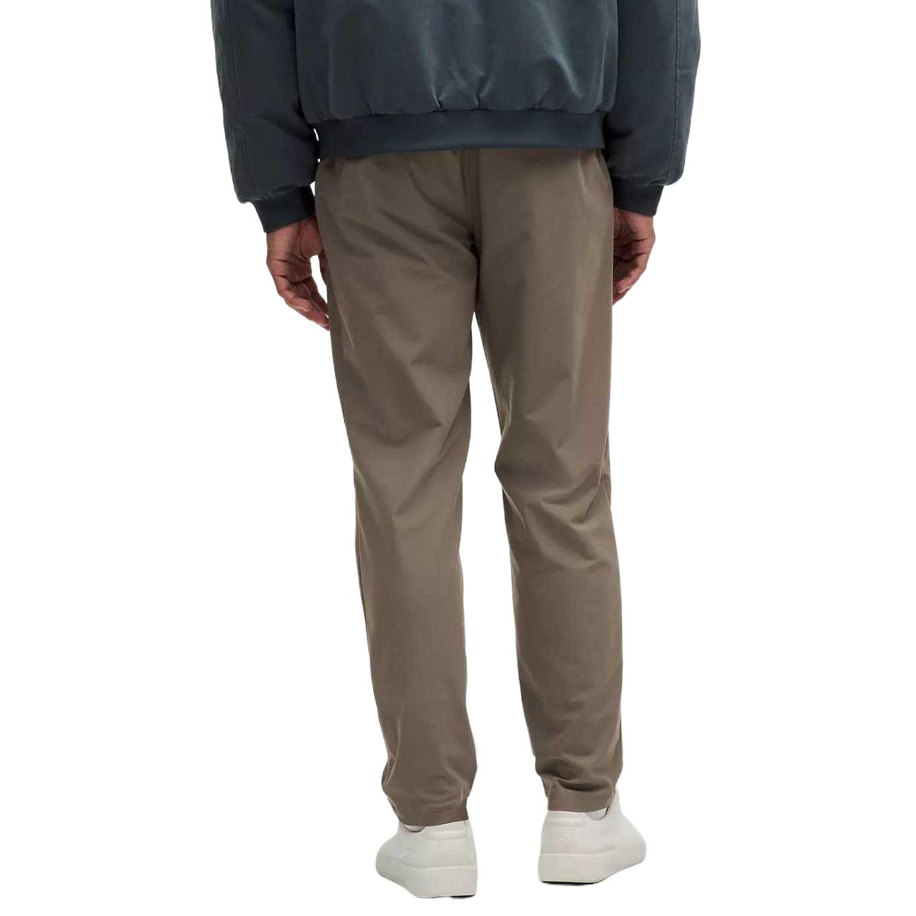 Shop lululemon ABC 修身柔软舒适速干透气裤 LM5B44S