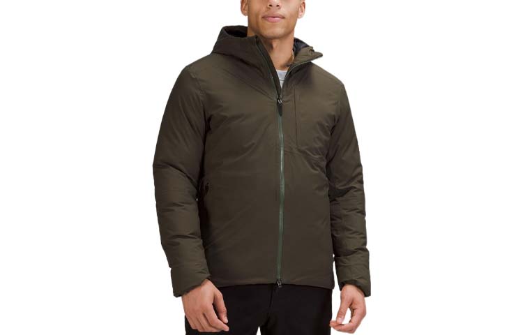 Lookbook Chaqueta corta con capucha reflectante Lululemon Pinnacle Warmth Glyde™ para hombre. LM4AHAS