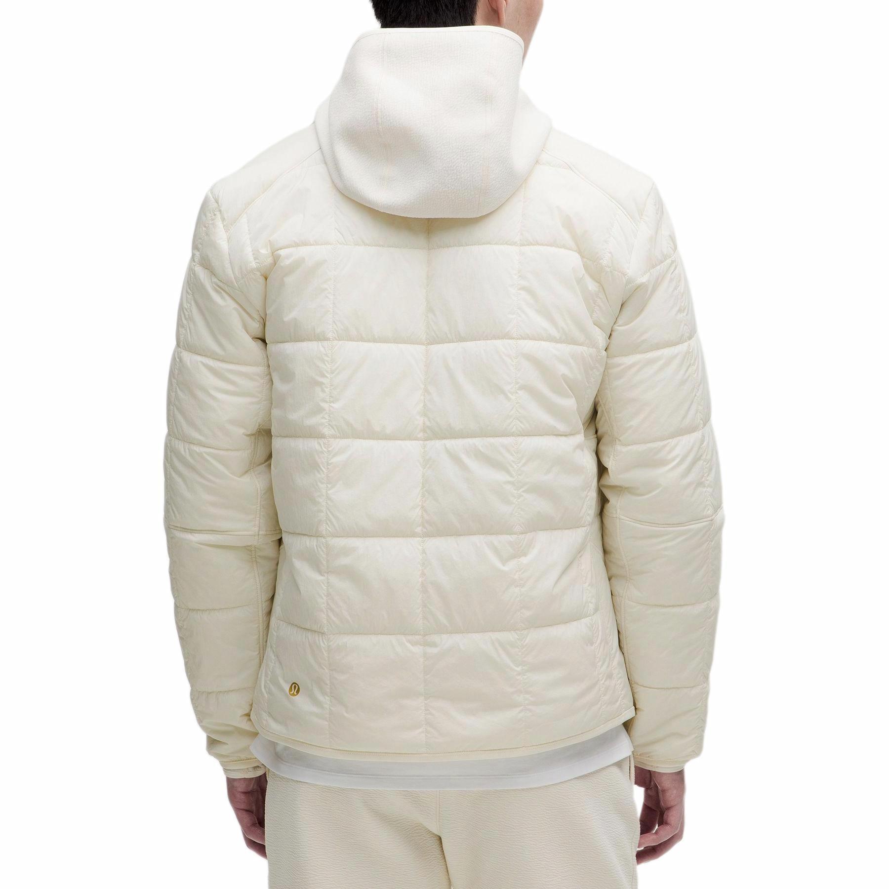 Lookbook Cortavientos Ligero Lululemon Route Ready Año Nuevo Lunar Edición Serpiente. LM4ARAS