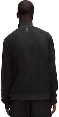 Lululemon x SLNSH 宽松高领长袖纯色夹克. LM3FOSS Lookbook Lululemon x SLNSH 宽松高领长袖纯色夹克. LM3FOSS