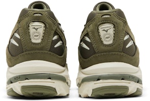 Kolaborasi Maharishi x Mizuno Wave Rider 10 'Fire Phoenix' D1GD222501 Details for Kolaborasi Maharishi x Mizuno Wave Rider 10 'Fire Phoenix' D1GD222501