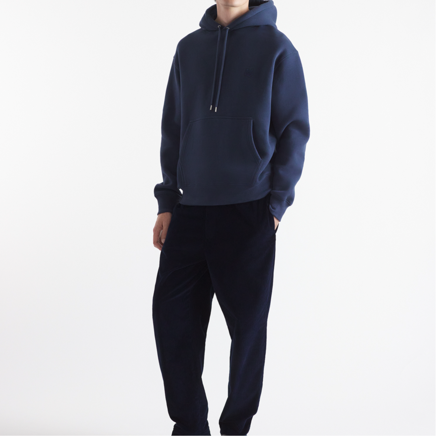 Shop Maison Kitsune 狐狸标刺绣舒适连帽衫 深蓝 男款 MM00713KM0307-P476