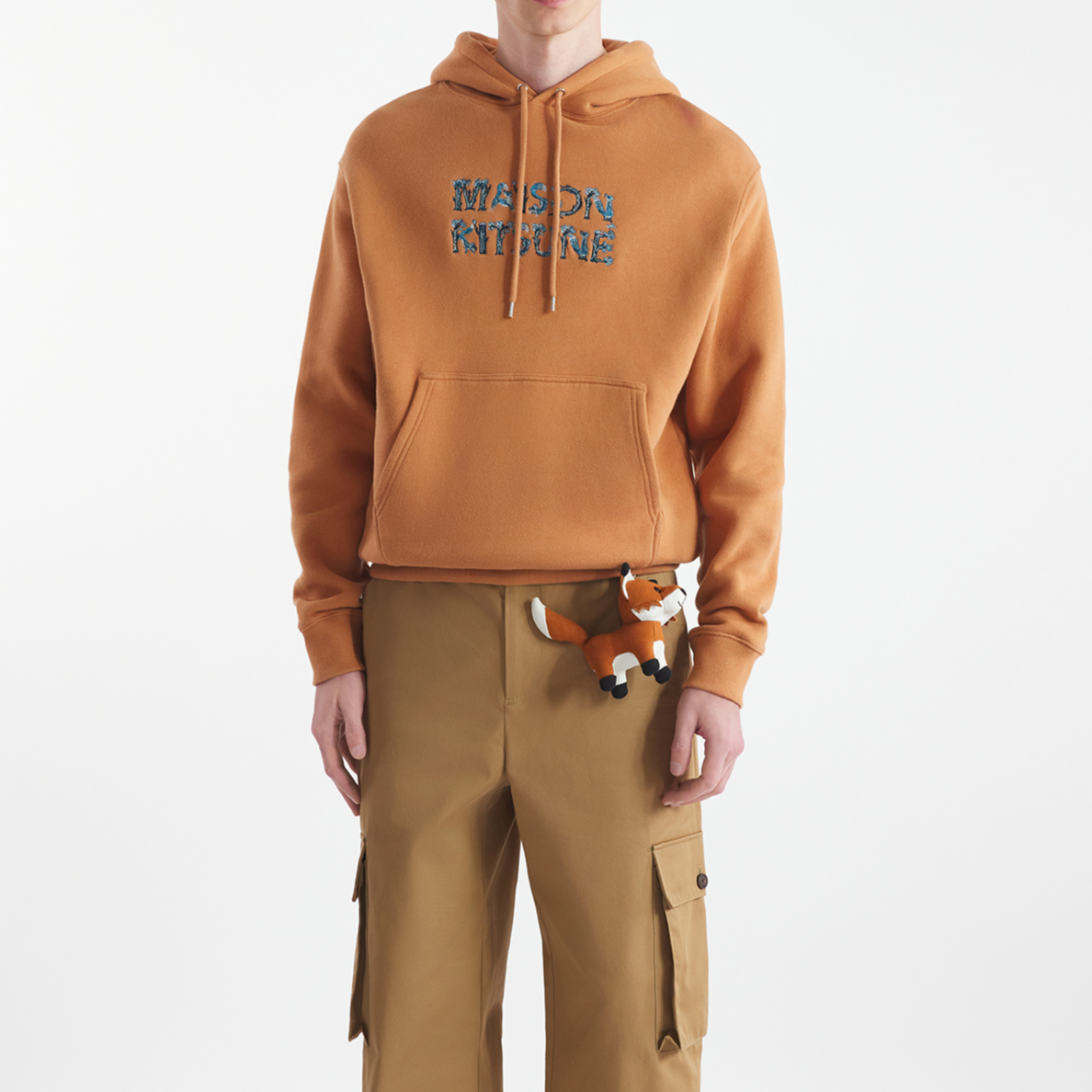 Shop Maison Kitsune FW24 Hoodie Sulaman Huruf - Merah Redwood NM00704KM0307-P270