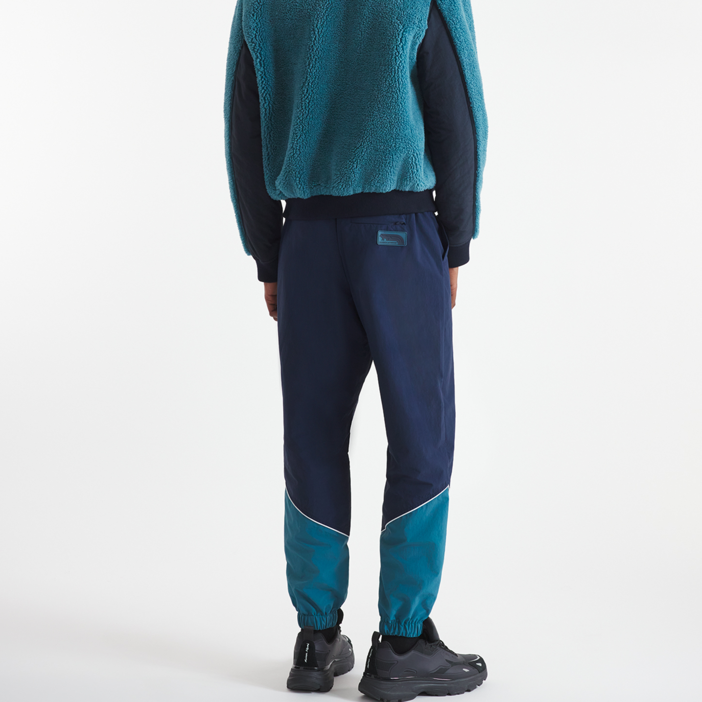 Purchase Maison Kitsune Seluar Kasual Tirus Longgar Biru/Navy Lelaki FW24. NM01101WQ4030-0021