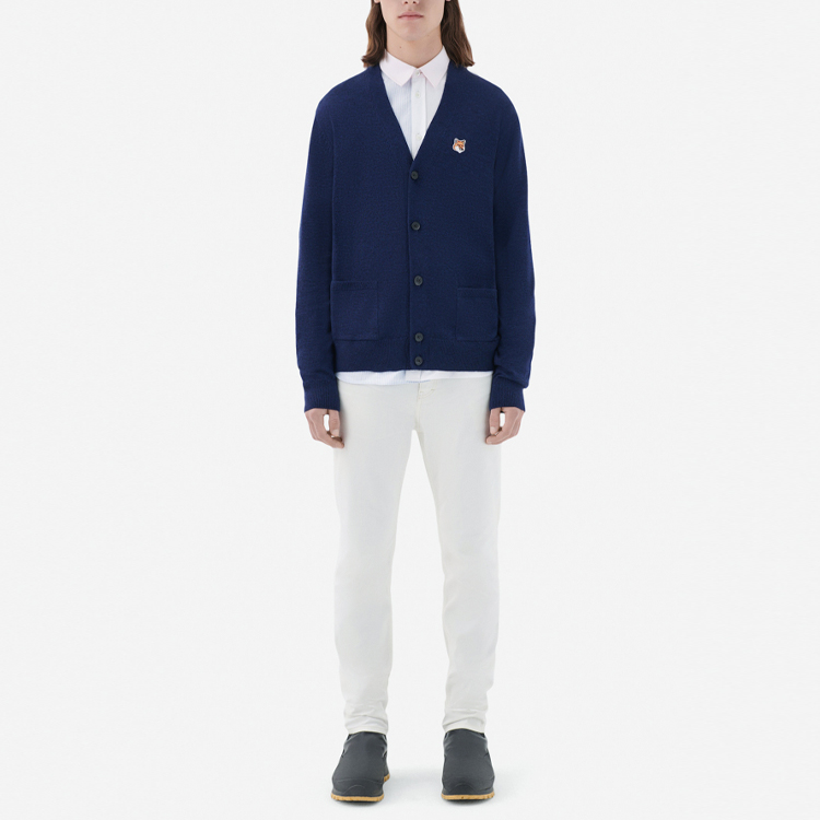 Shop メゾンキツネ ソリッドロゴ 刺繍カーディガン メンズ ネイビーブルー IU00505KT1036-H481