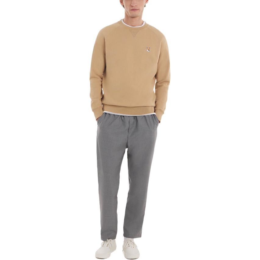 Shop Maison Kitsune SS23 米色狐狸貼布圓領套頭長袖上衣。 AM00303KM0001-P220