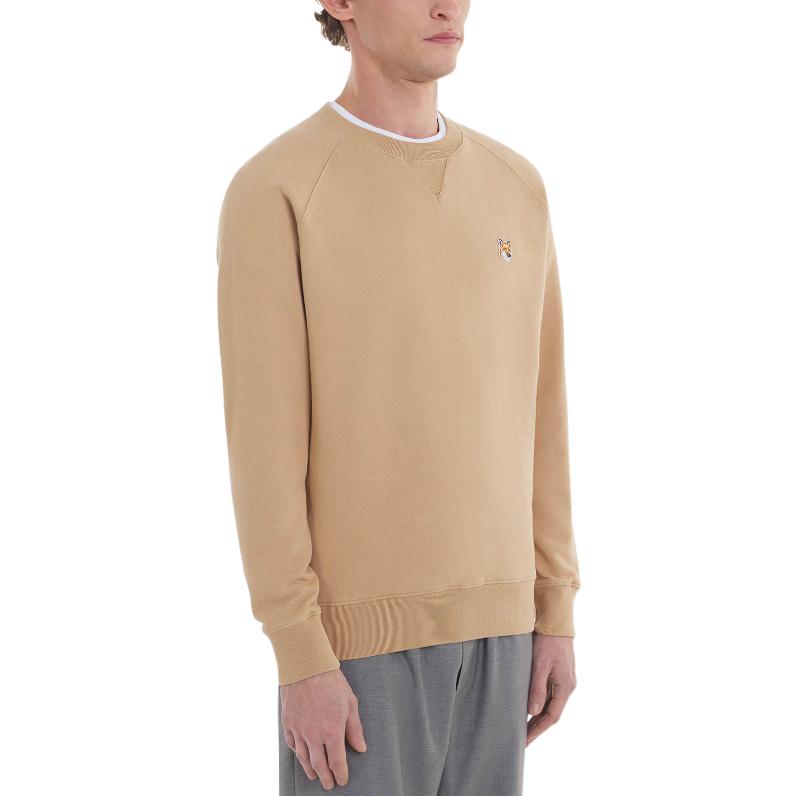 Purchase Maison Kitsune SS23 米色狐狸貼布圓領套頭長袖上衣。 AM00303KM0001-P220