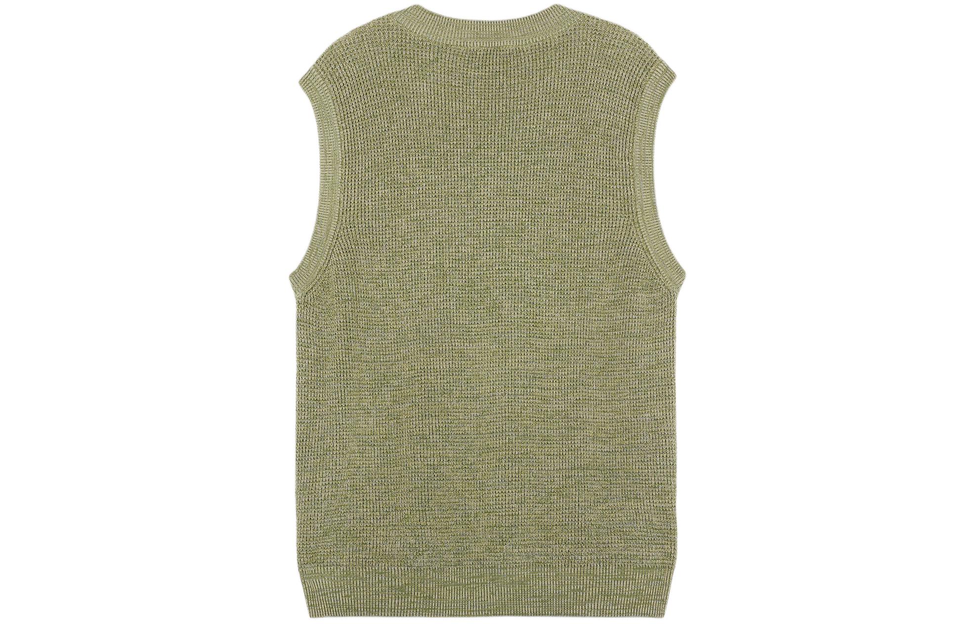 Lookbook Maison Kitsune SS24 Baju Tanpa Lengan Hijau dengan Leher V & Sulaman Huruf MM00808KT1108-H358