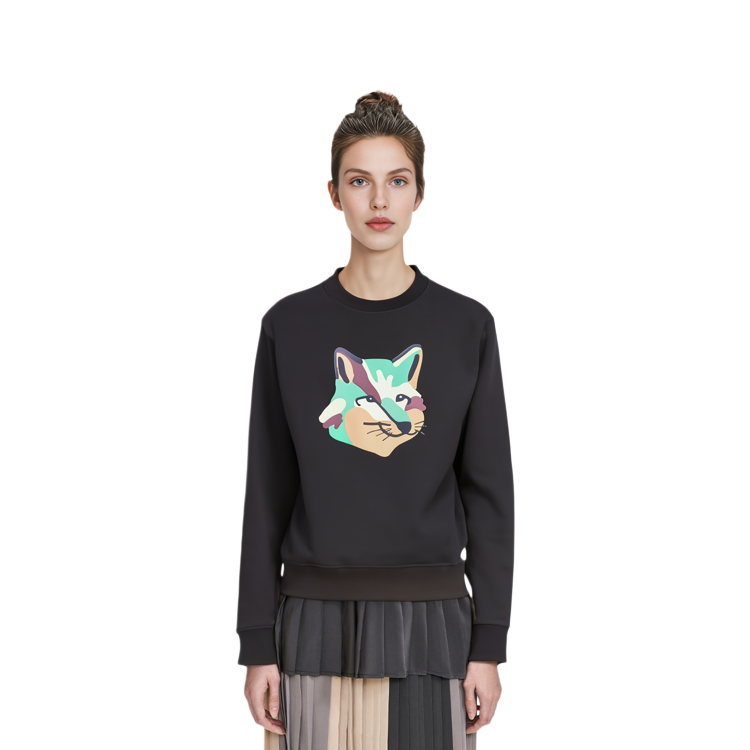 Lookbook Maison Kitsune Unisex Black Cotton Sweater with Small Fox Print Design FU00363KM0001-1