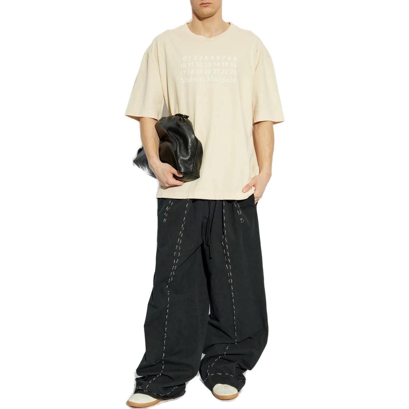 Lookbook 메종 마르지엘라 베이지 넘버 프린트 그래픽 크루넥 티셔츠 S50GC0716S24567104