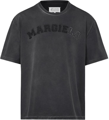 Maison Margiela Kaos Longgar Cetak Huruf Crew Neck Warna Abu Gelap. S50GC0685S23883-860 Order Maison Margiela Kaos Longgar Cetak Huruf Crew Neck Warna Abu Gelap. S50GC0685S23883-860