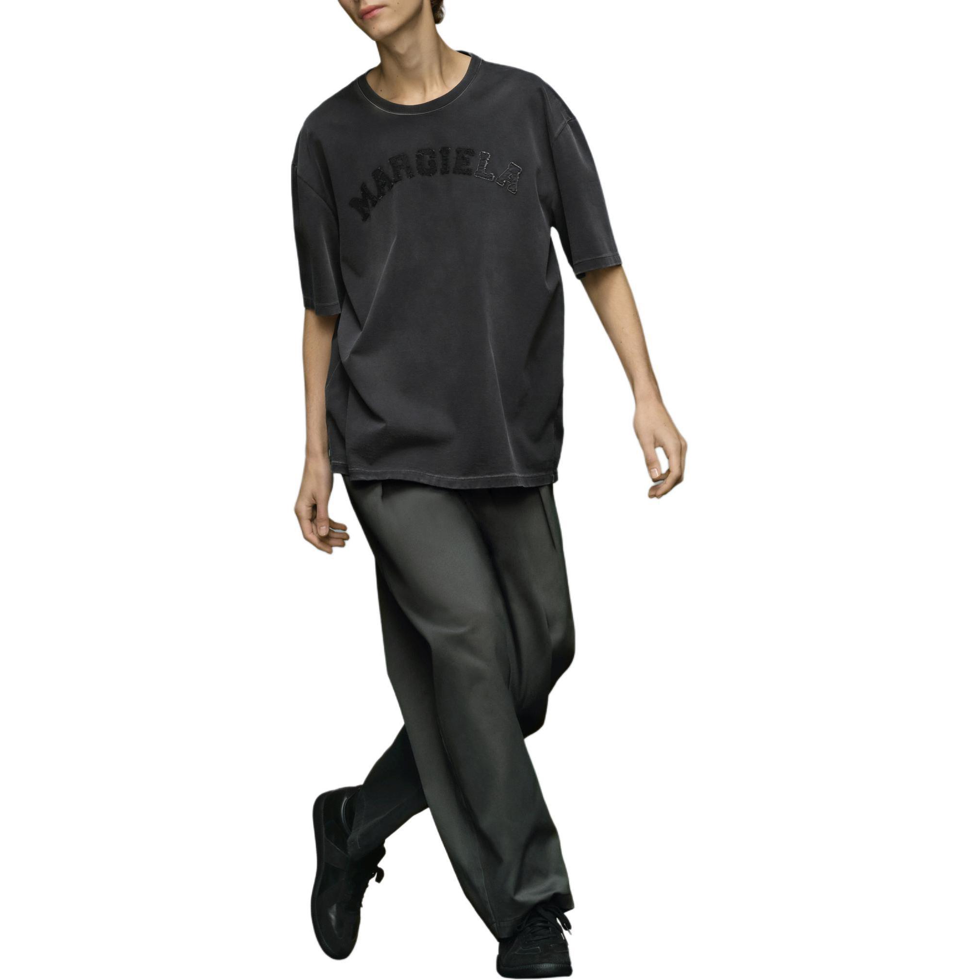 Details for Maison Margiela Kaos Longgar Cetak Huruf Crew Neck Warna Abu Gelap. S50GC0685S23883-860