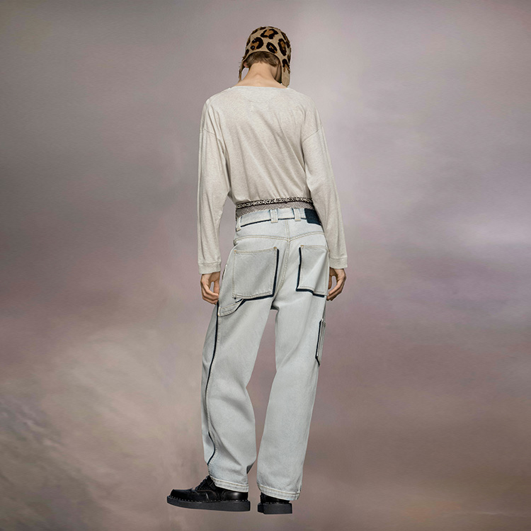 Shop Maison Margiela 宽松版水洗不对称口袋纽扣牛仔裤 浅蓝色 S50LA0222S30870965