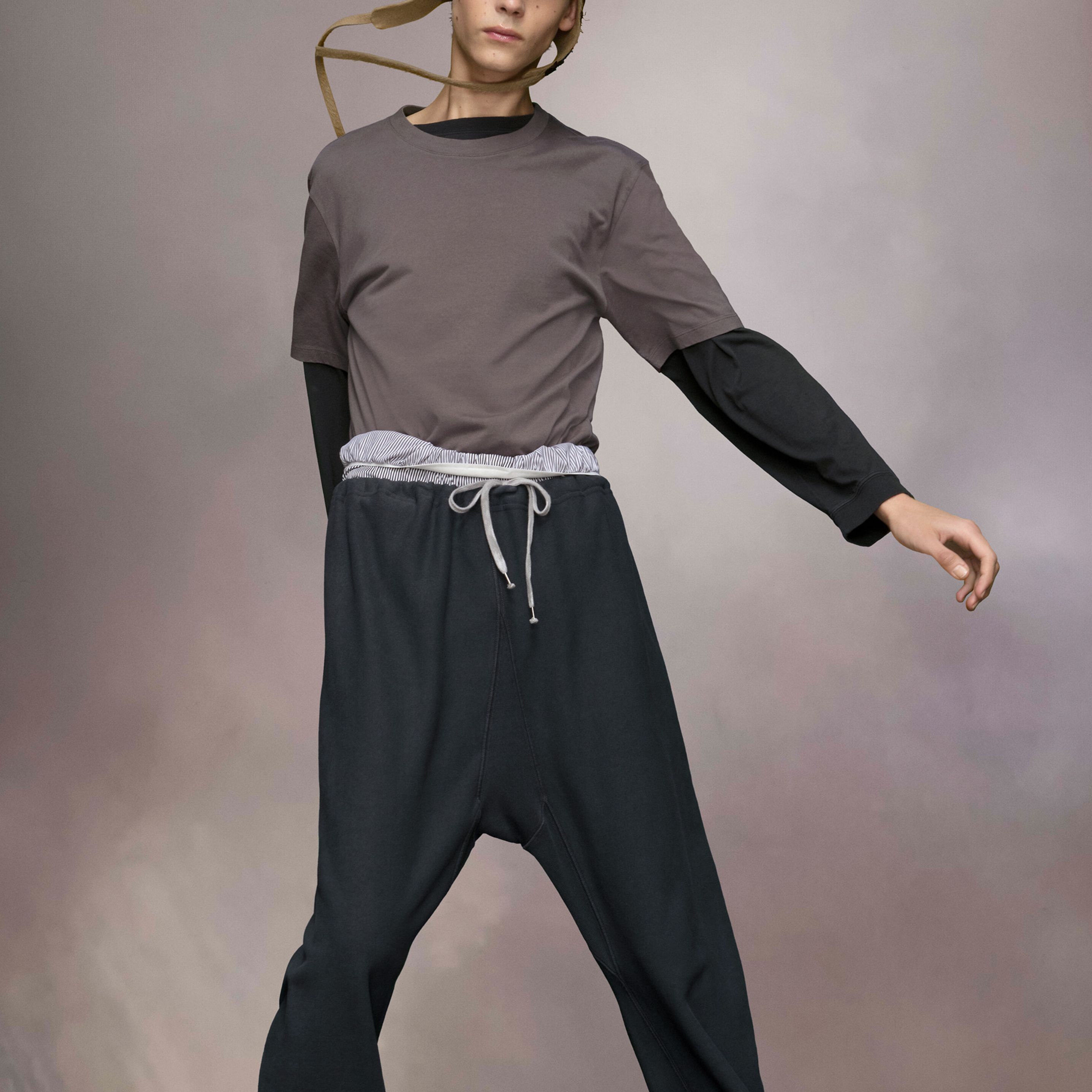 Lookbook Maison Margiela Kaos Pendek Polos Warna Abu-Arang S50GC0690S24347860